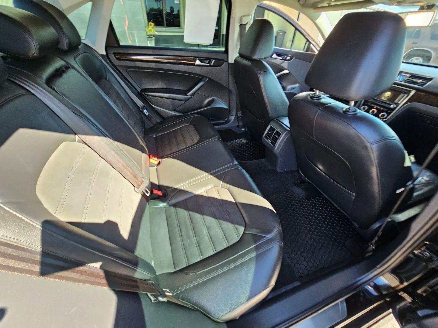2015 Volkswagen Passat SEL Premium - Photo 25