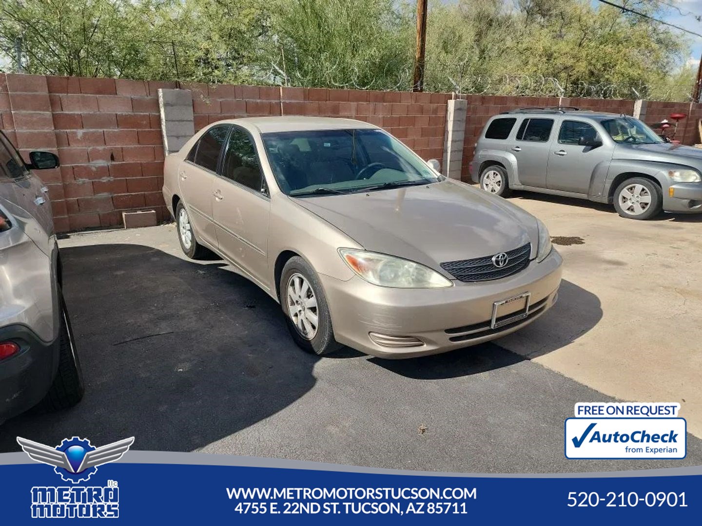 2002 Toyota Camry XLE 4AT's photo