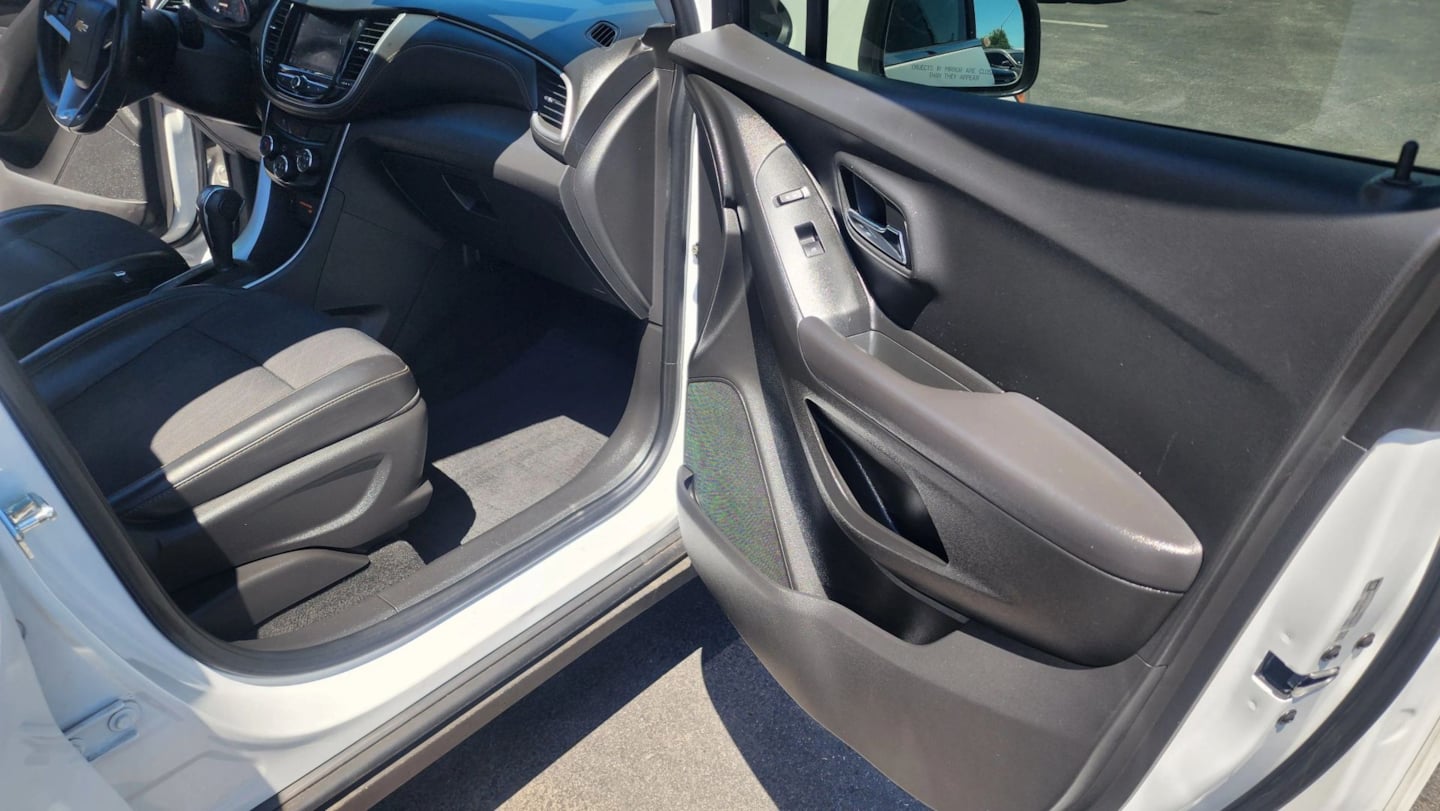 2020 Chevrolet Trax LT - Photo 16