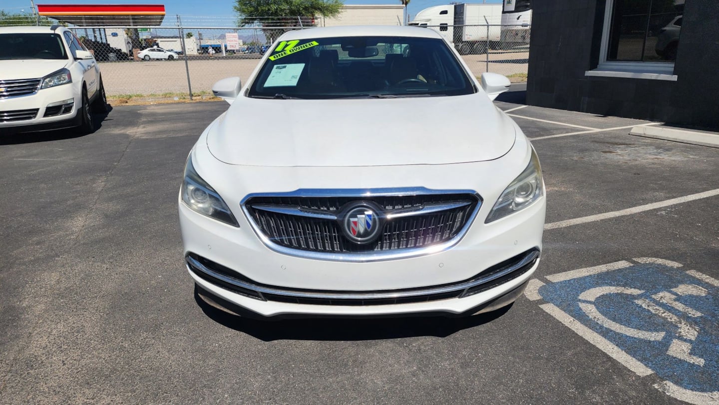 Buick LaCrosse photo 9