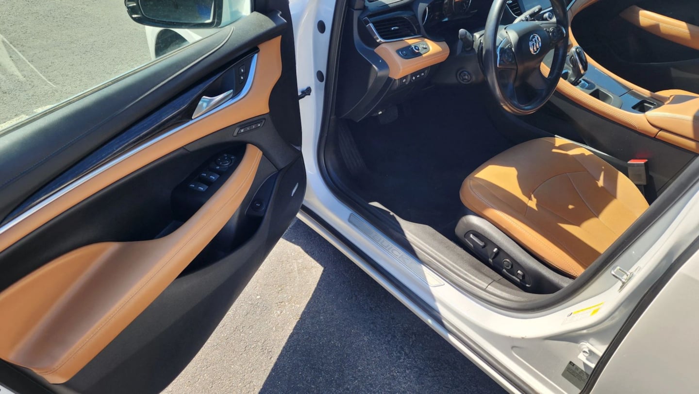 Buick LaCrosse photo 10