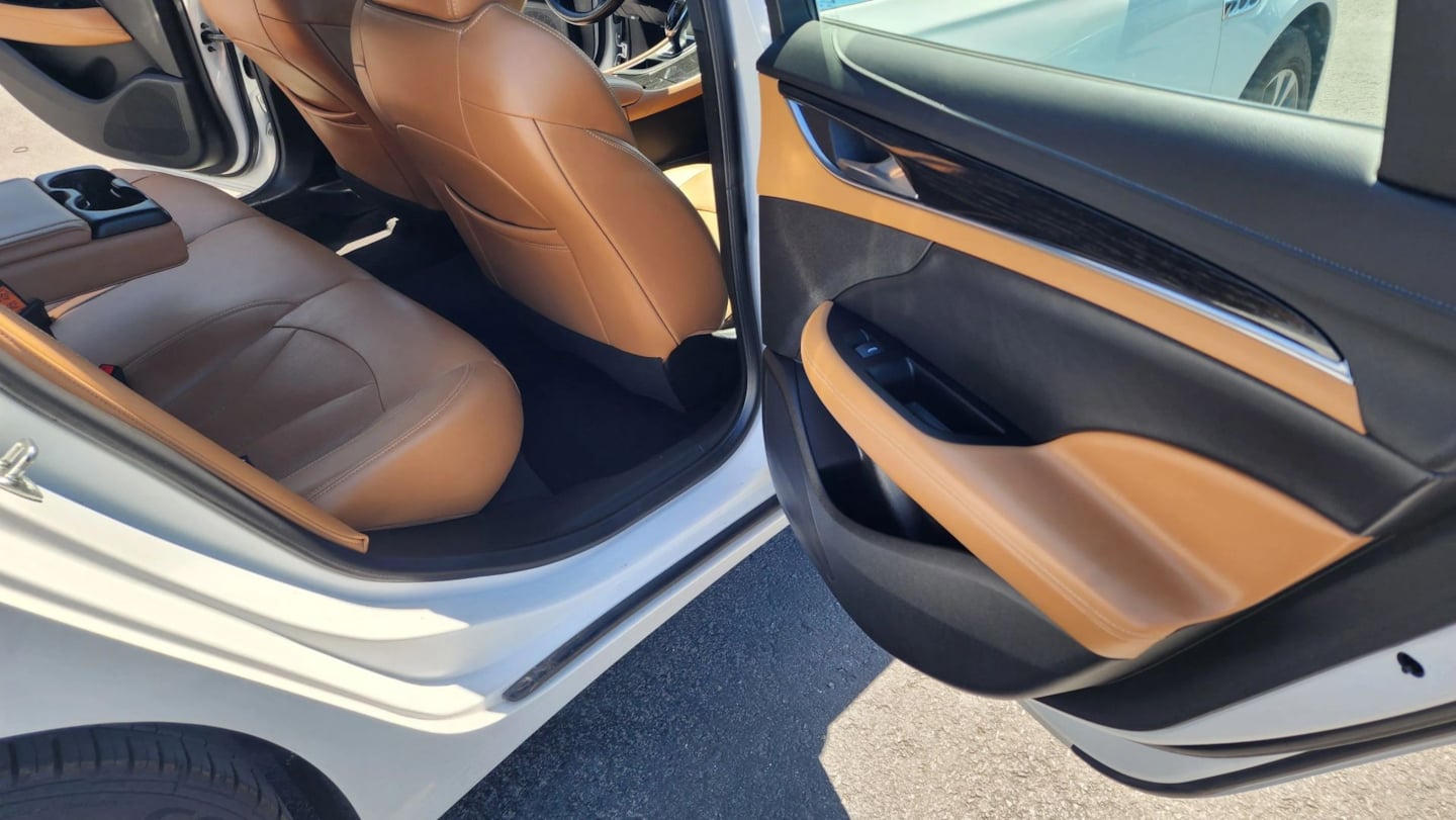 Buick LaCrosse photo 14