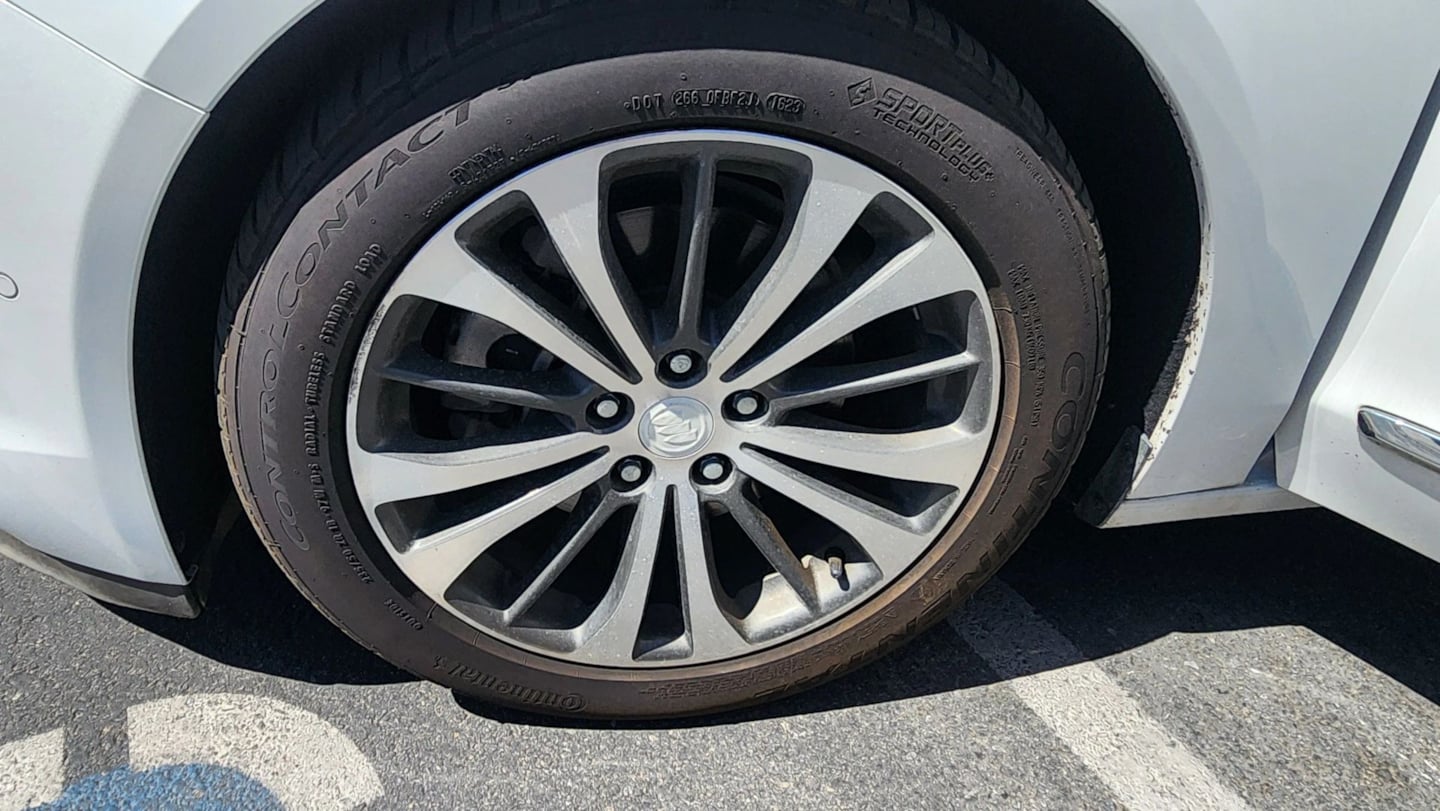 Buick LaCrosse photo 45