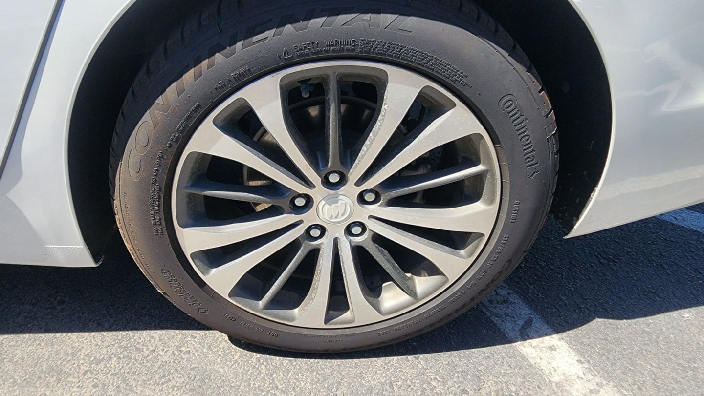 Buick LaCrosse photo 47