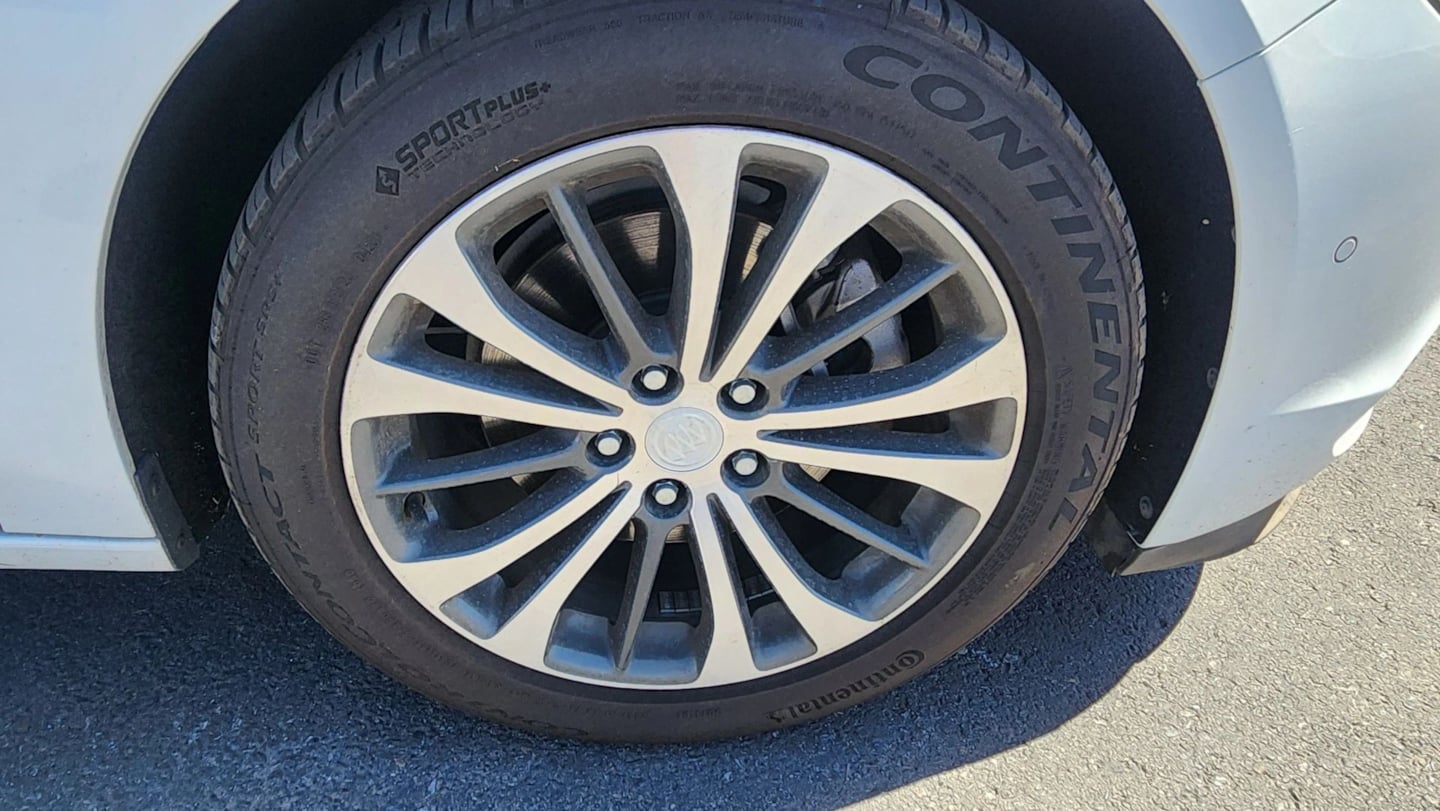 Buick LaCrosse photo 51