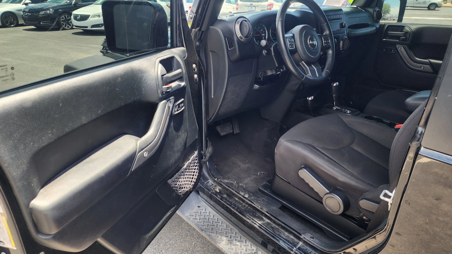 Jeep Wrangler JK photo 10