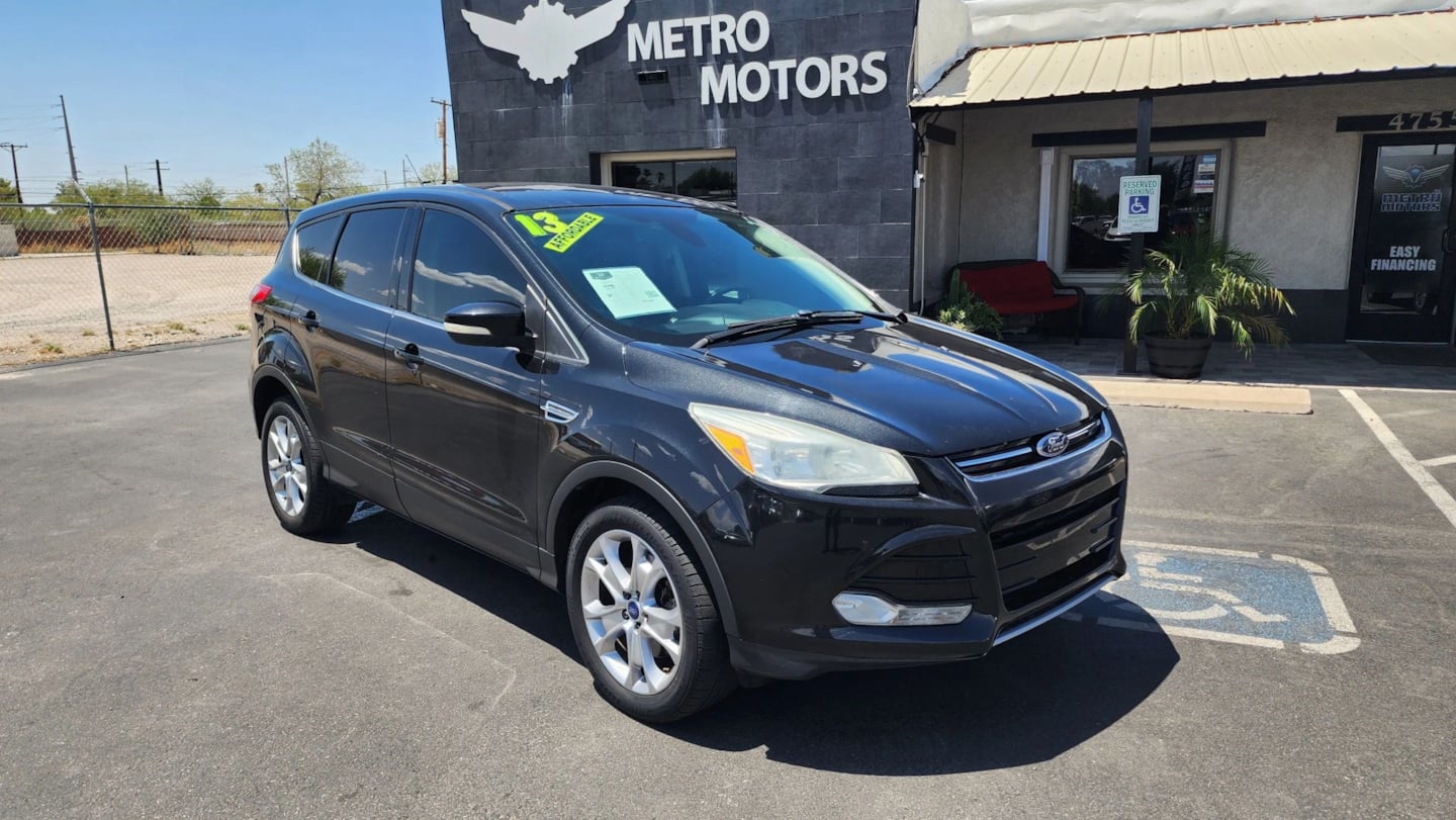 Ford Escape photo 2