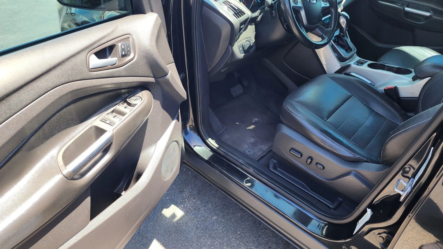 Ford Escape photo 10