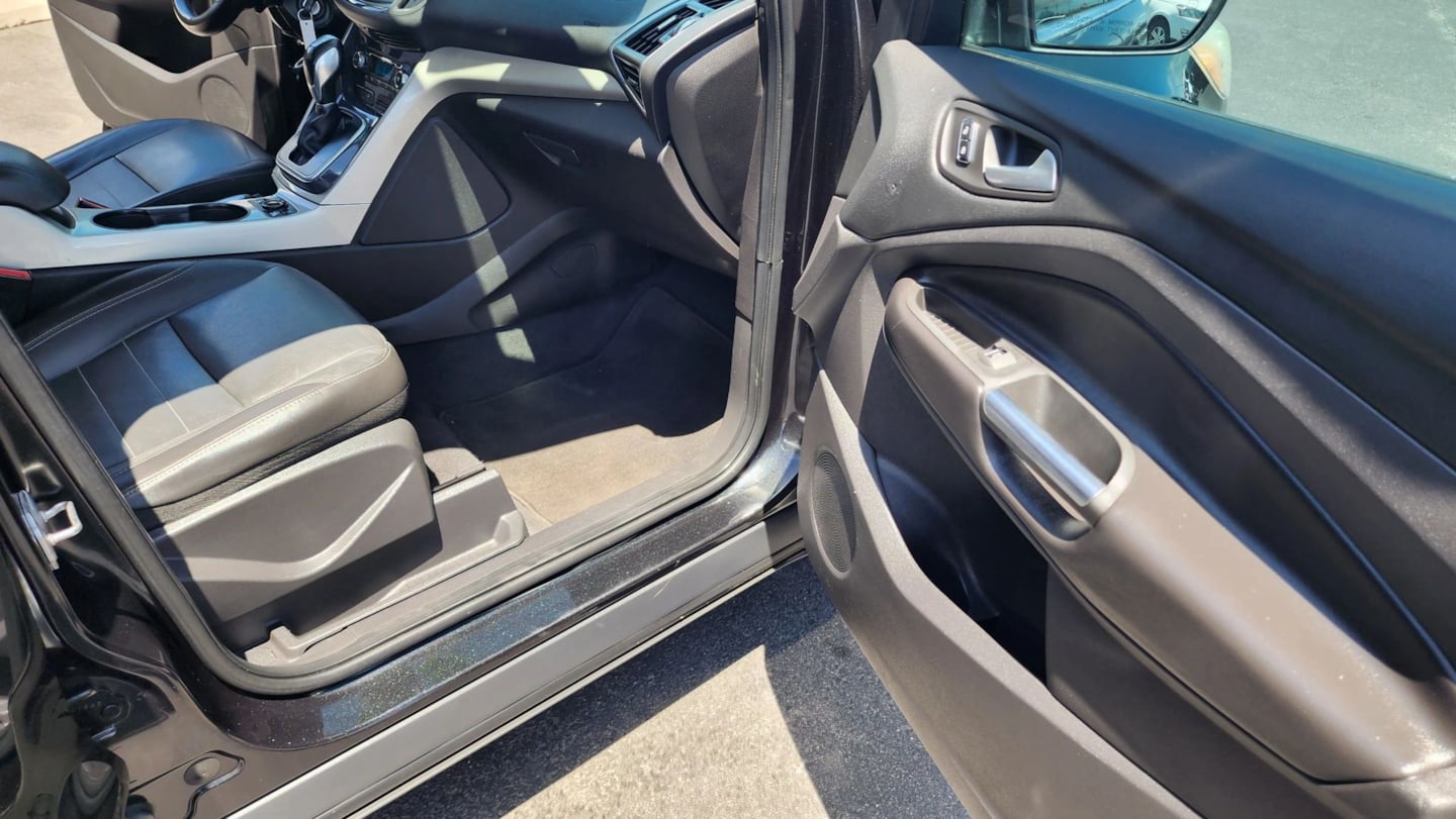 Ford Escape photo 16