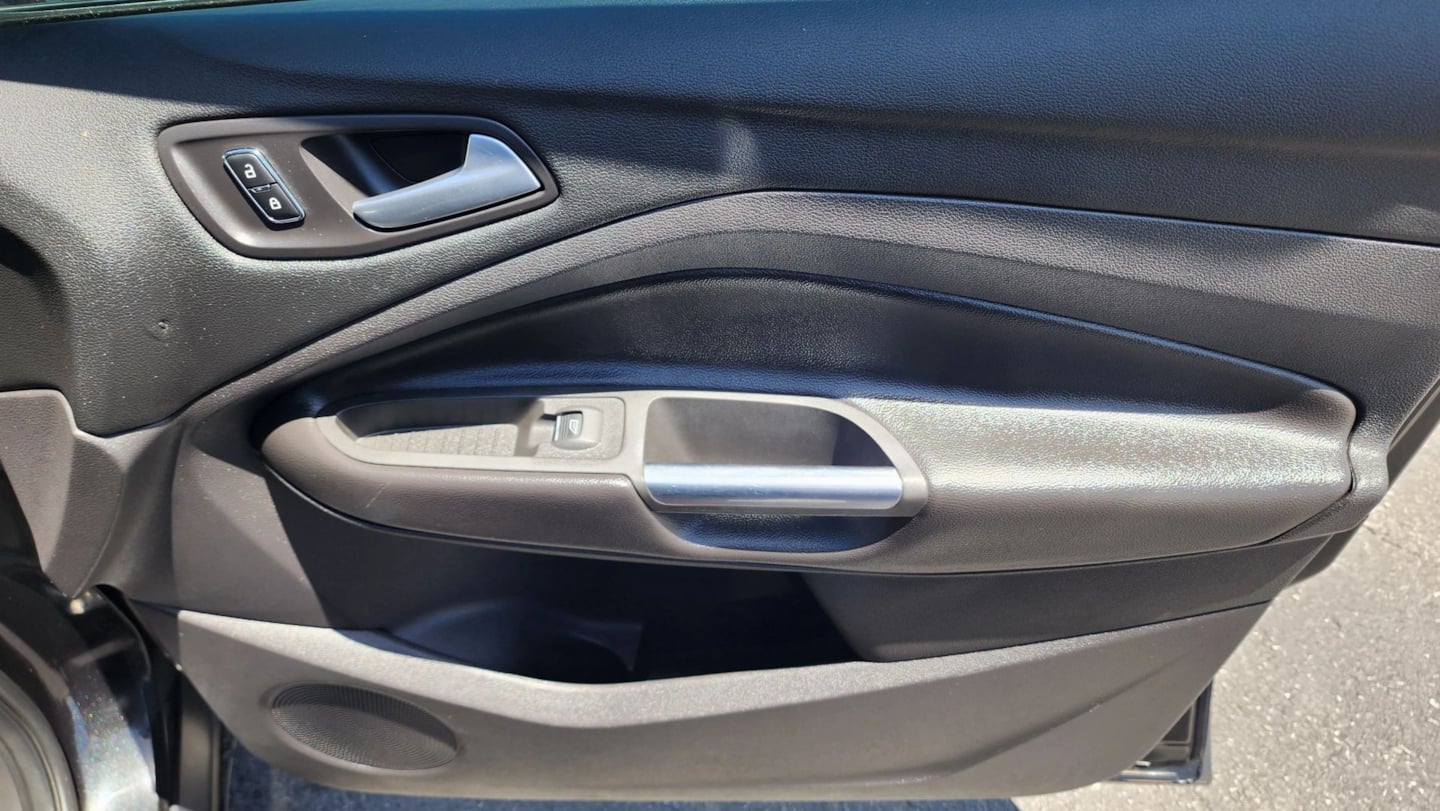 Ford Escape photo 20