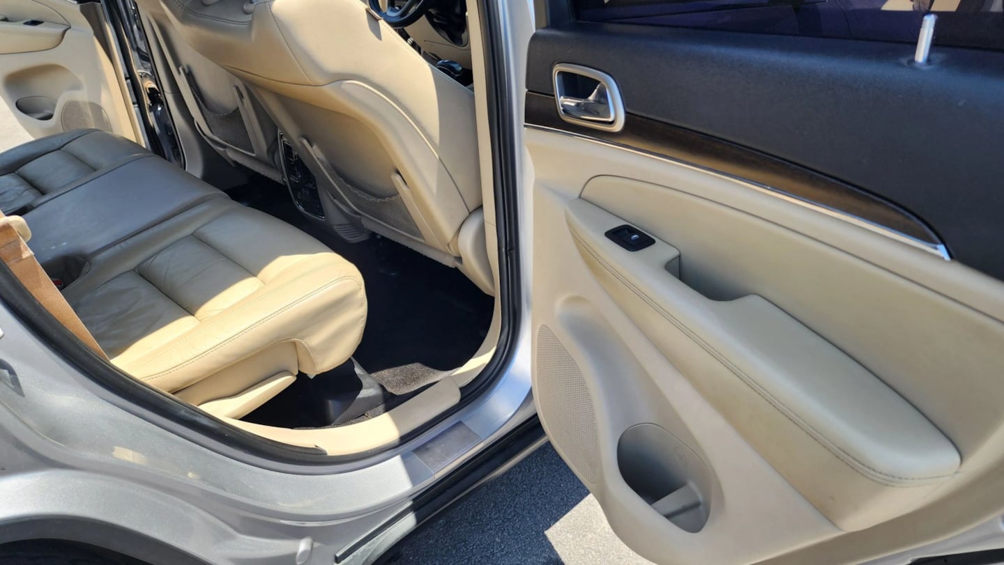 Jeep Grand Cherokee photo 14