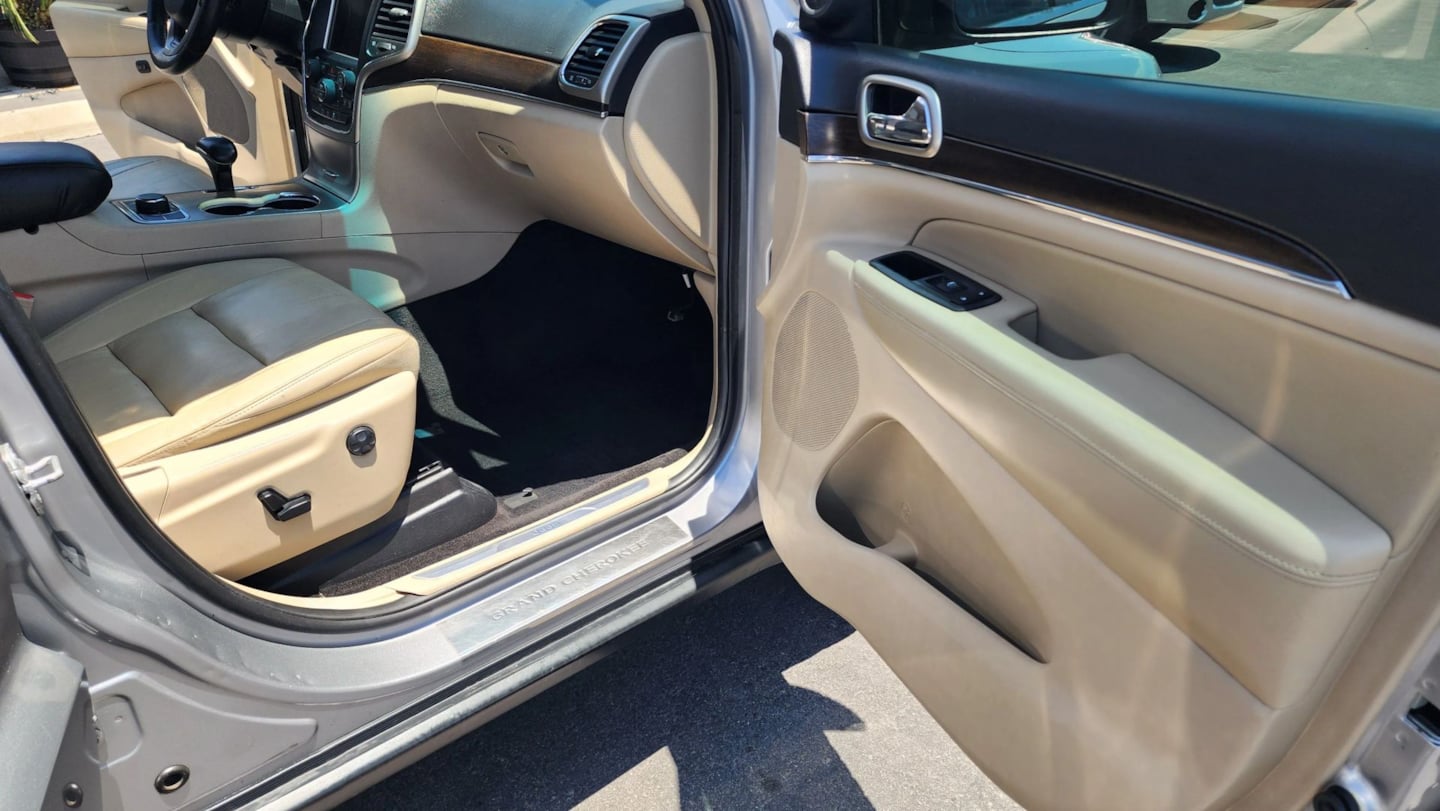 Jeep Grand Cherokee photo 16