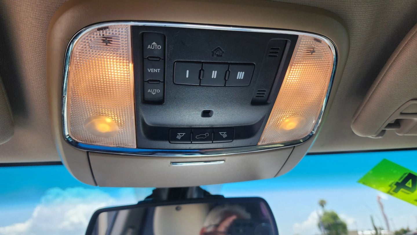 Jeep Grand Cherokee photo 27