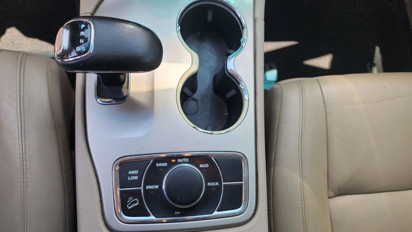 Jeep Grand Cherokee photo 28