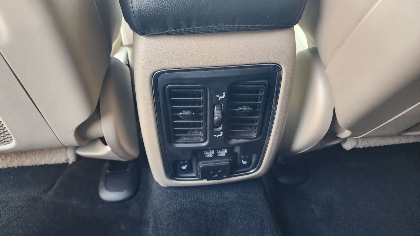 Jeep Grand Cherokee photo 35