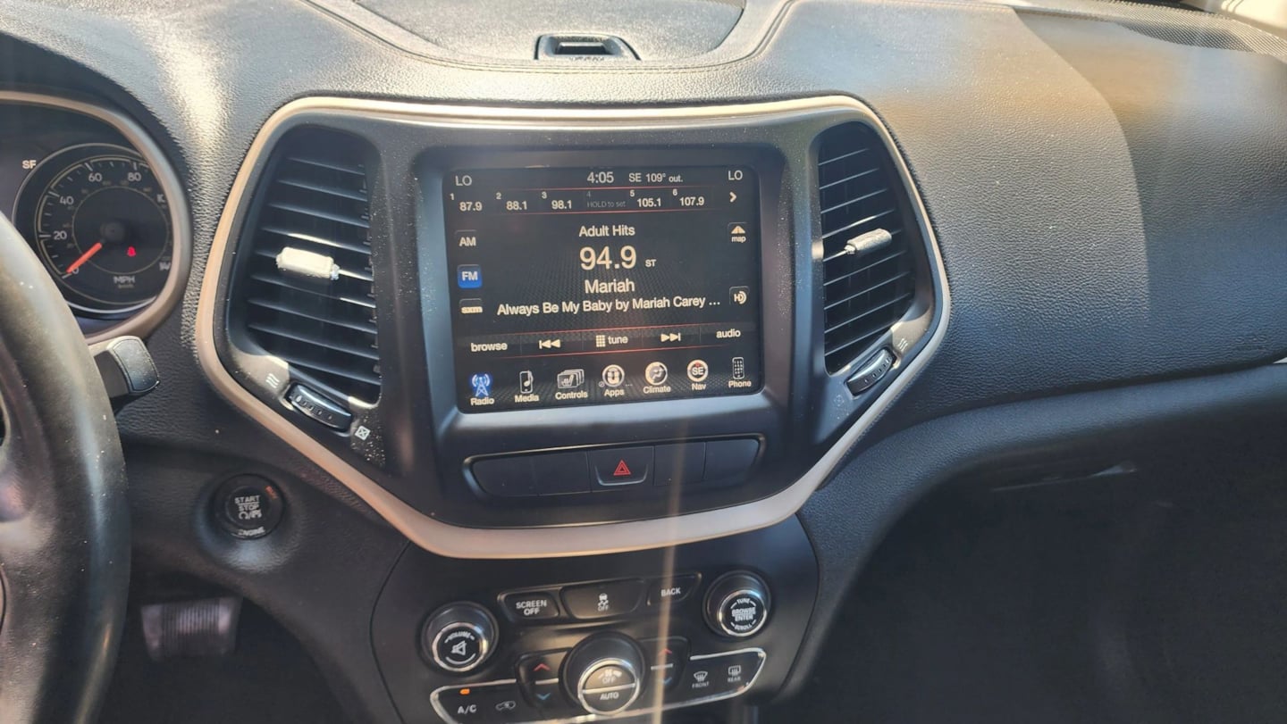 Jeep Cherokee photo 25