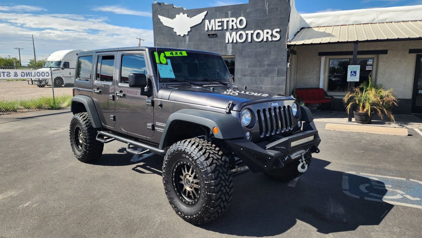 Jeep Wrangler photo 2