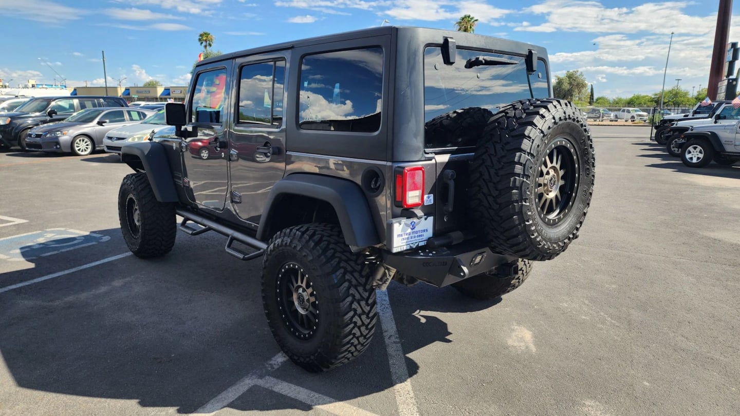Jeep Wrangler photo 6