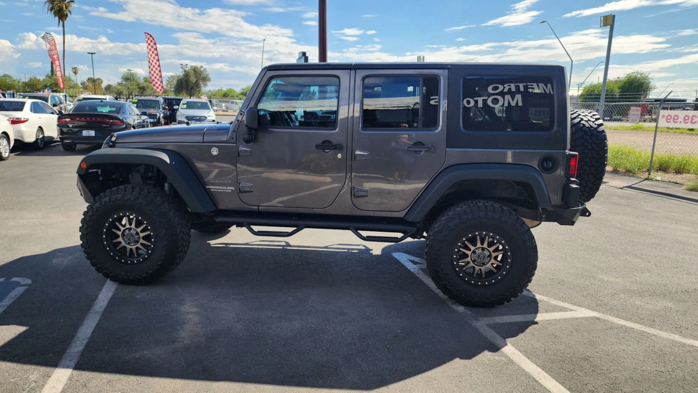 Jeep Wrangler photo 7