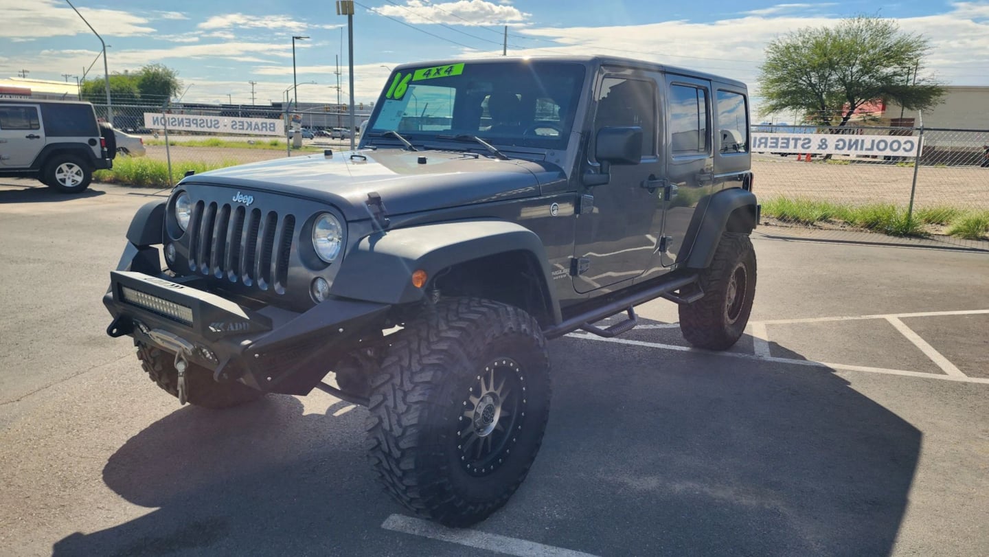 Jeep Wrangler photo 8