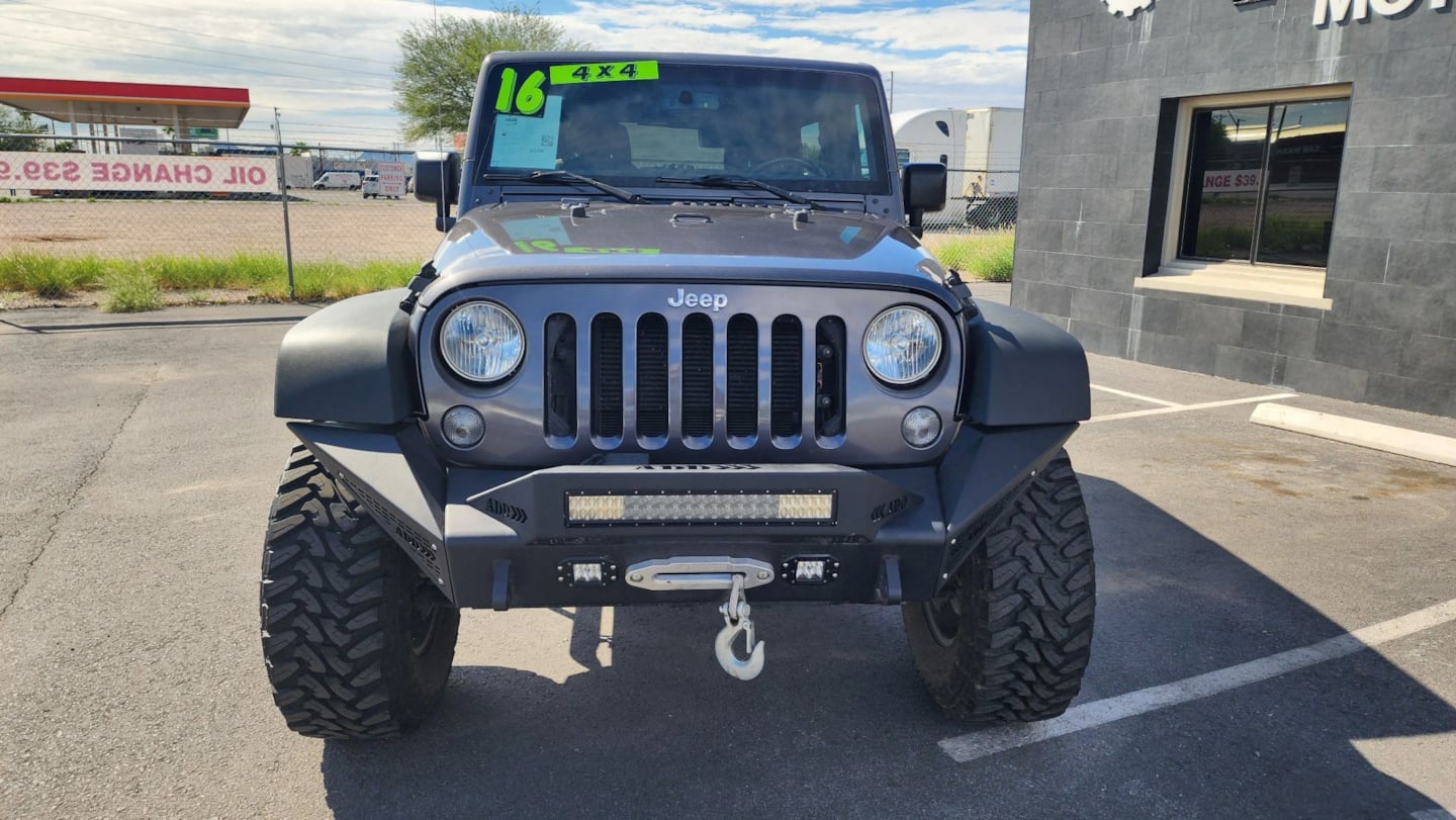 Jeep Wrangler photo 9