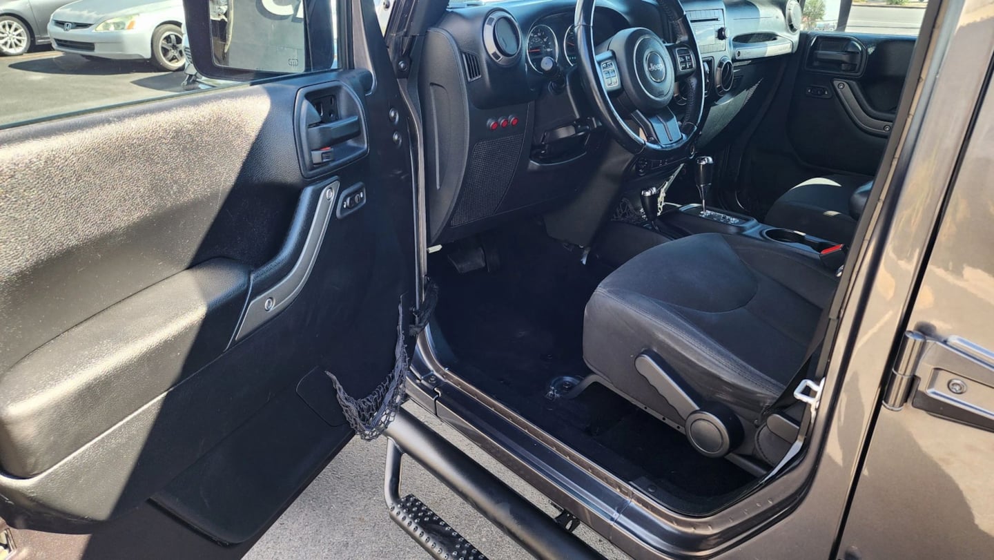 Jeep Wrangler photo 10