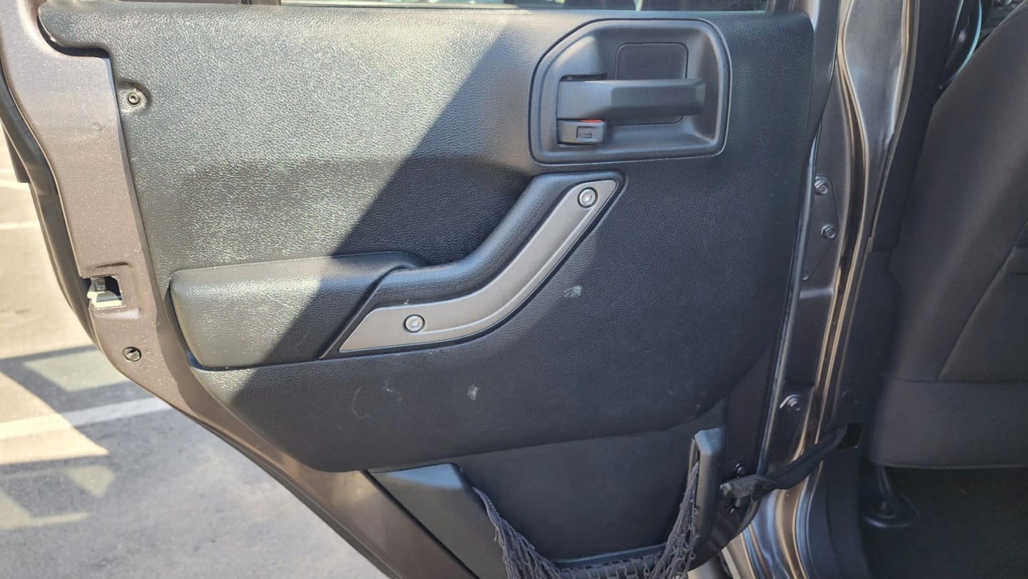 Jeep Wrangler photo 21