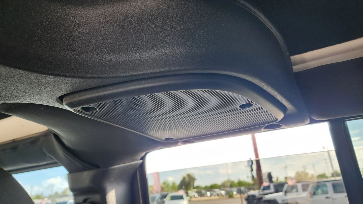 Jeep Wrangler photo 32