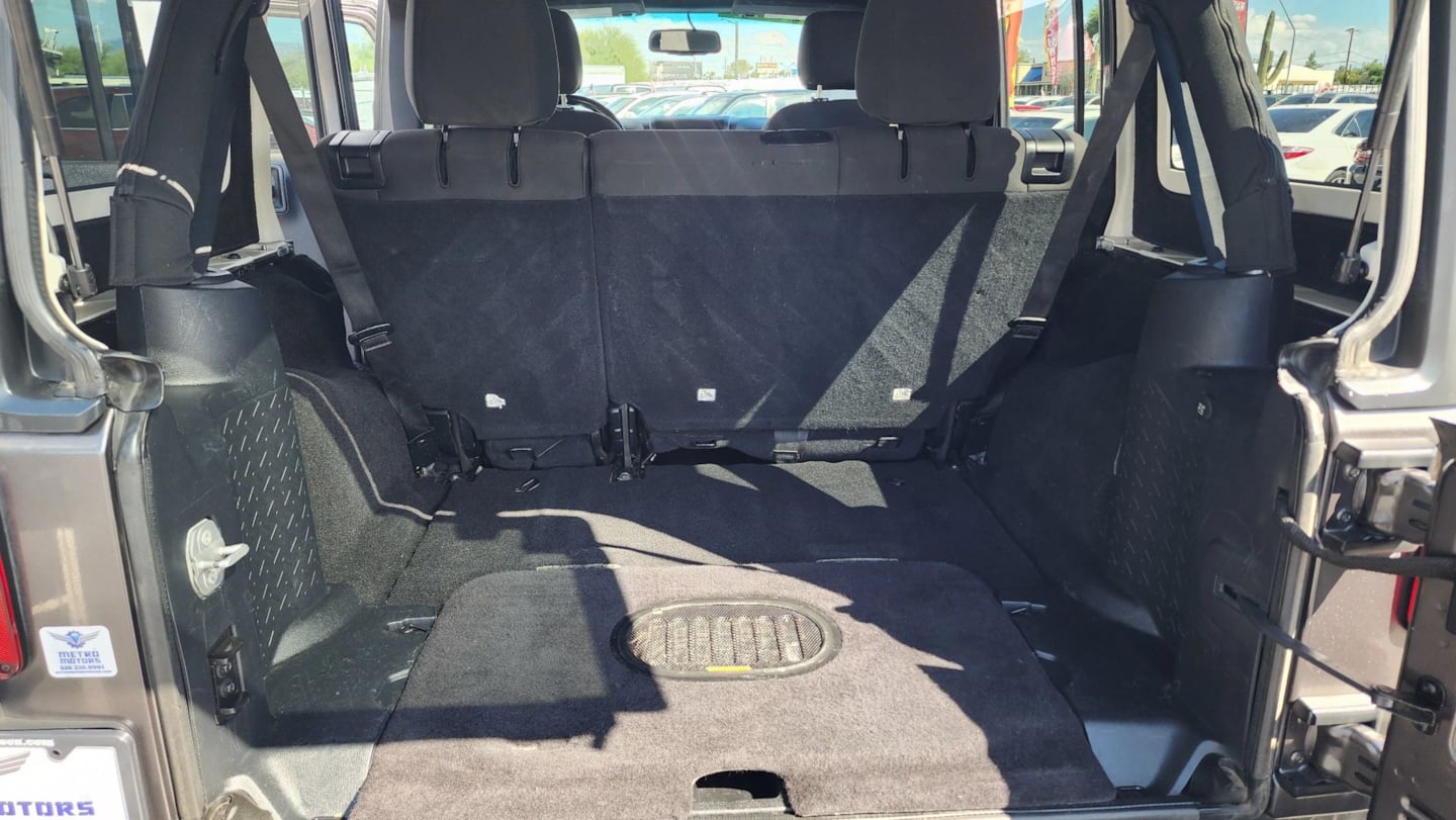 Jeep Wrangler photo 36