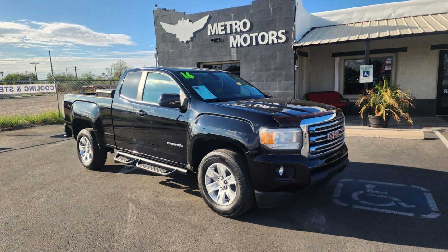 GMC Canyon photo 2