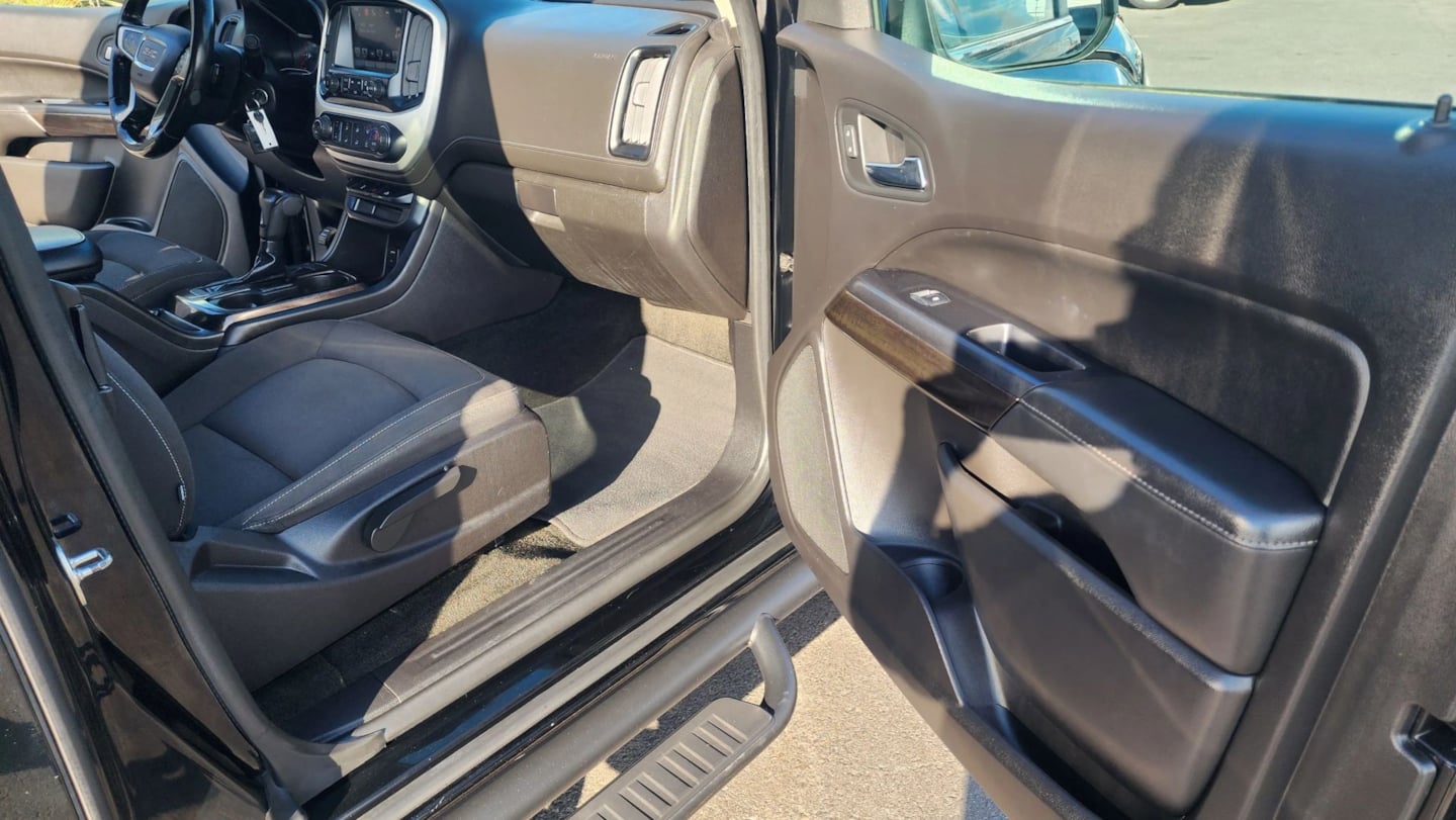 GMC Canyon photo 12
