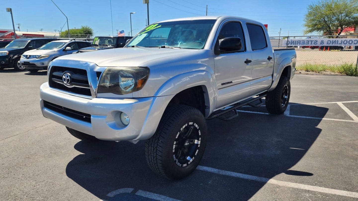Toyota Tacoma photo 8