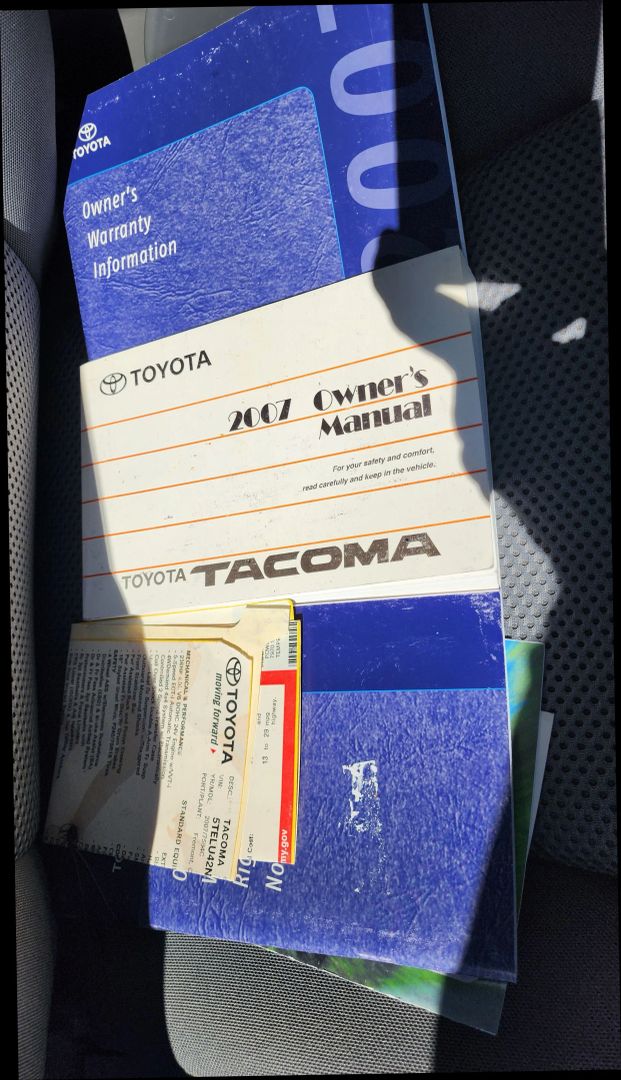 Toyota Tacoma photo 18