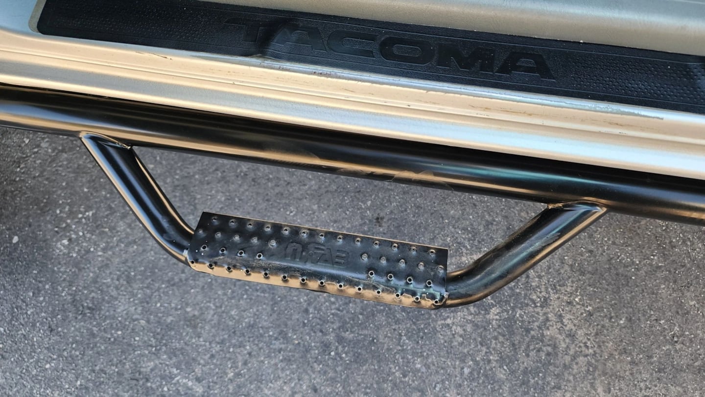 Toyota Tacoma photo 44