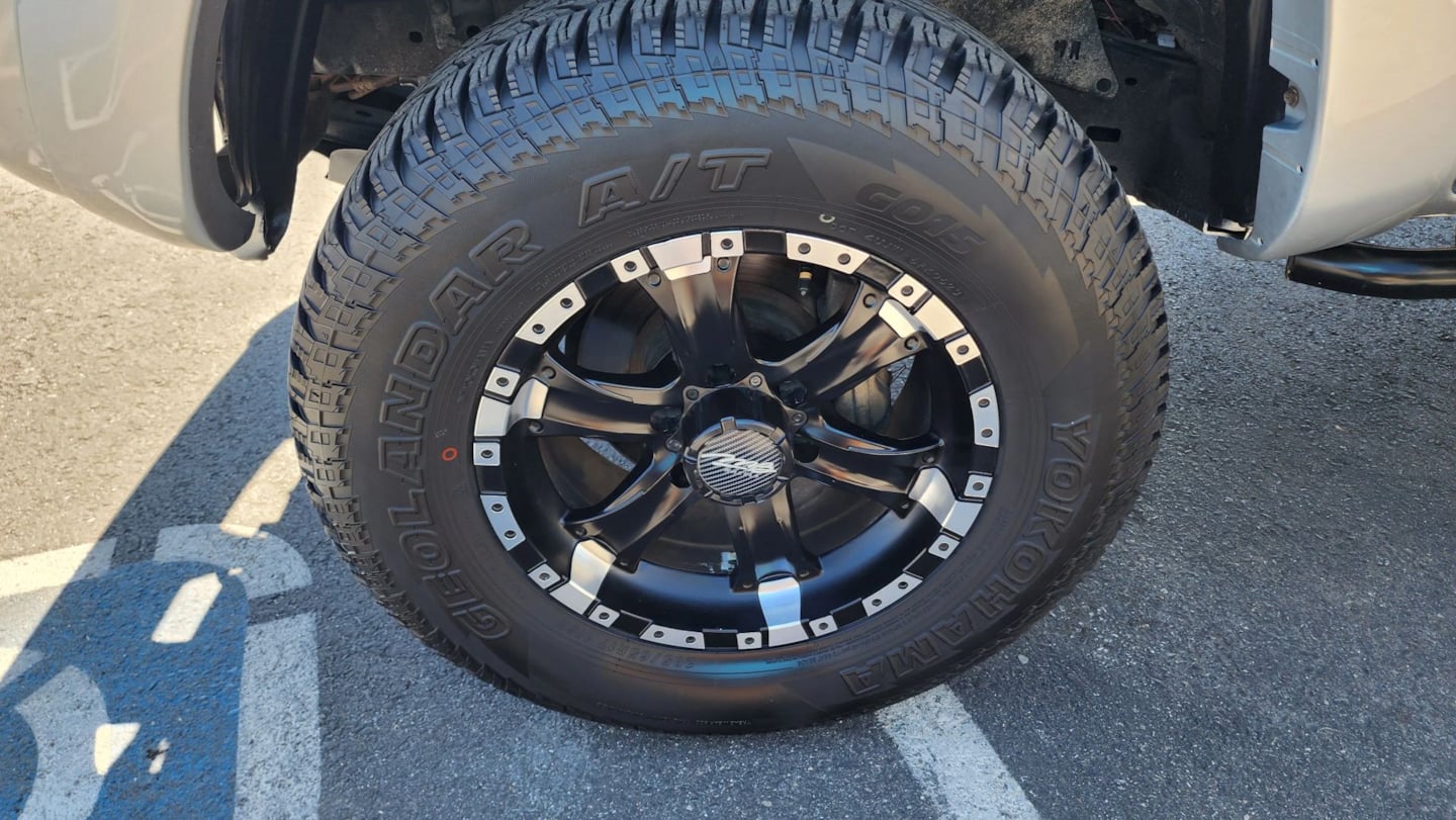 Toyota Tacoma photo 47