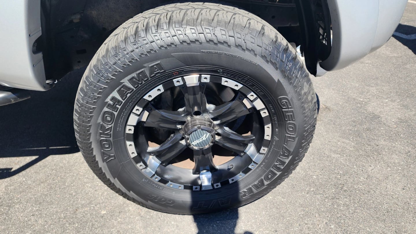 Toyota Tacoma photo 56