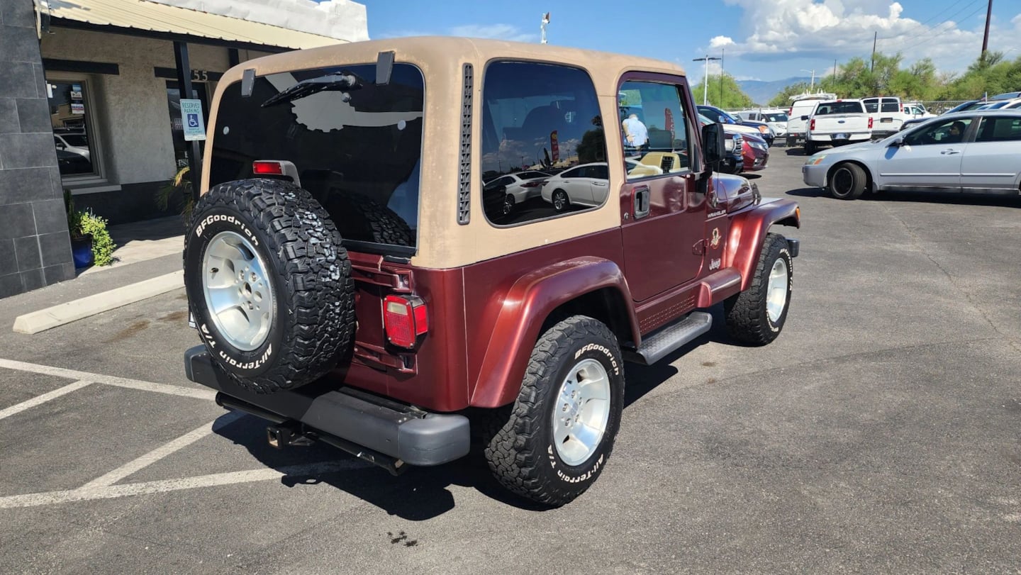 Jeep Wrangler photo 4