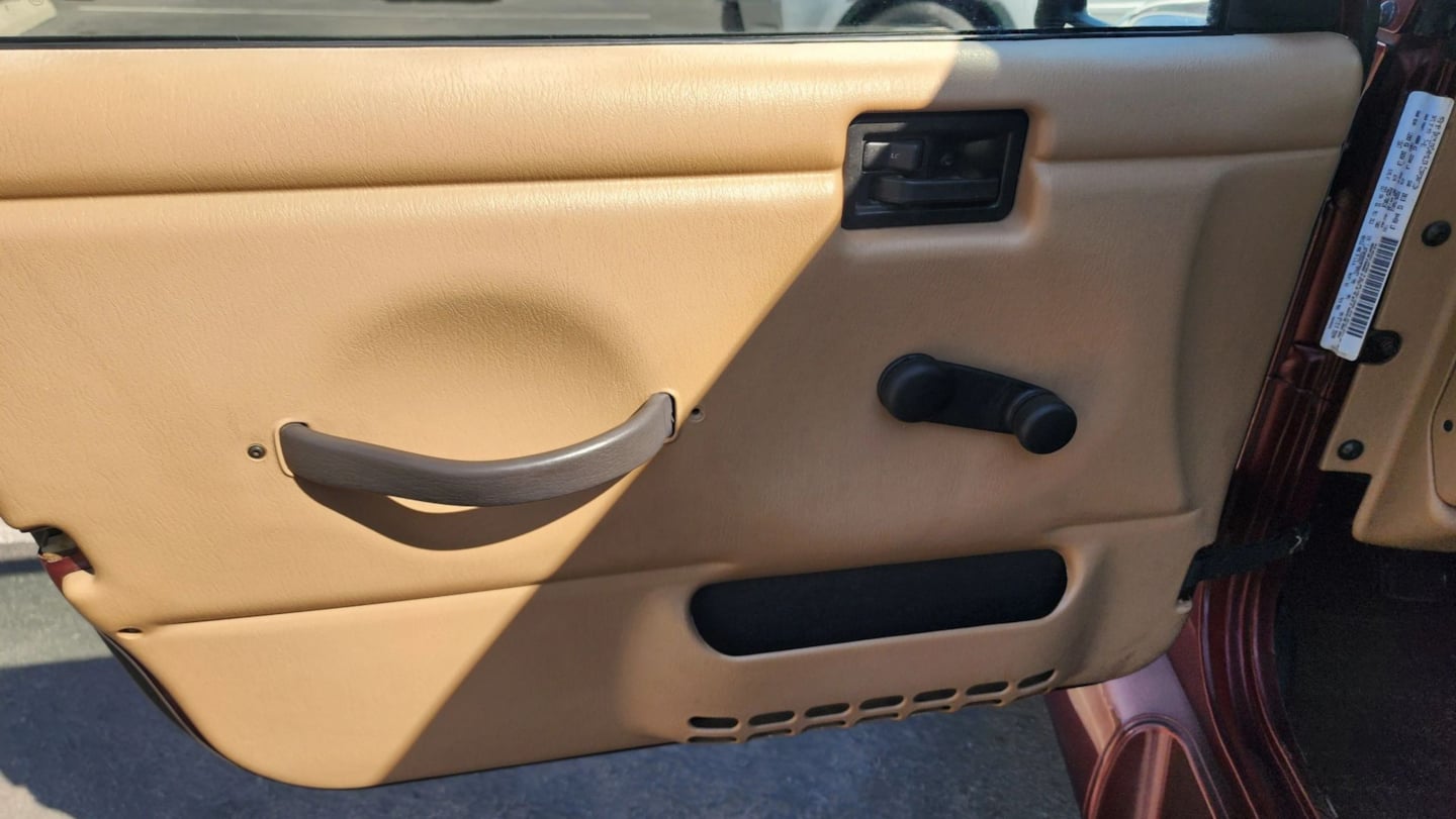 Jeep Wrangler photo 19