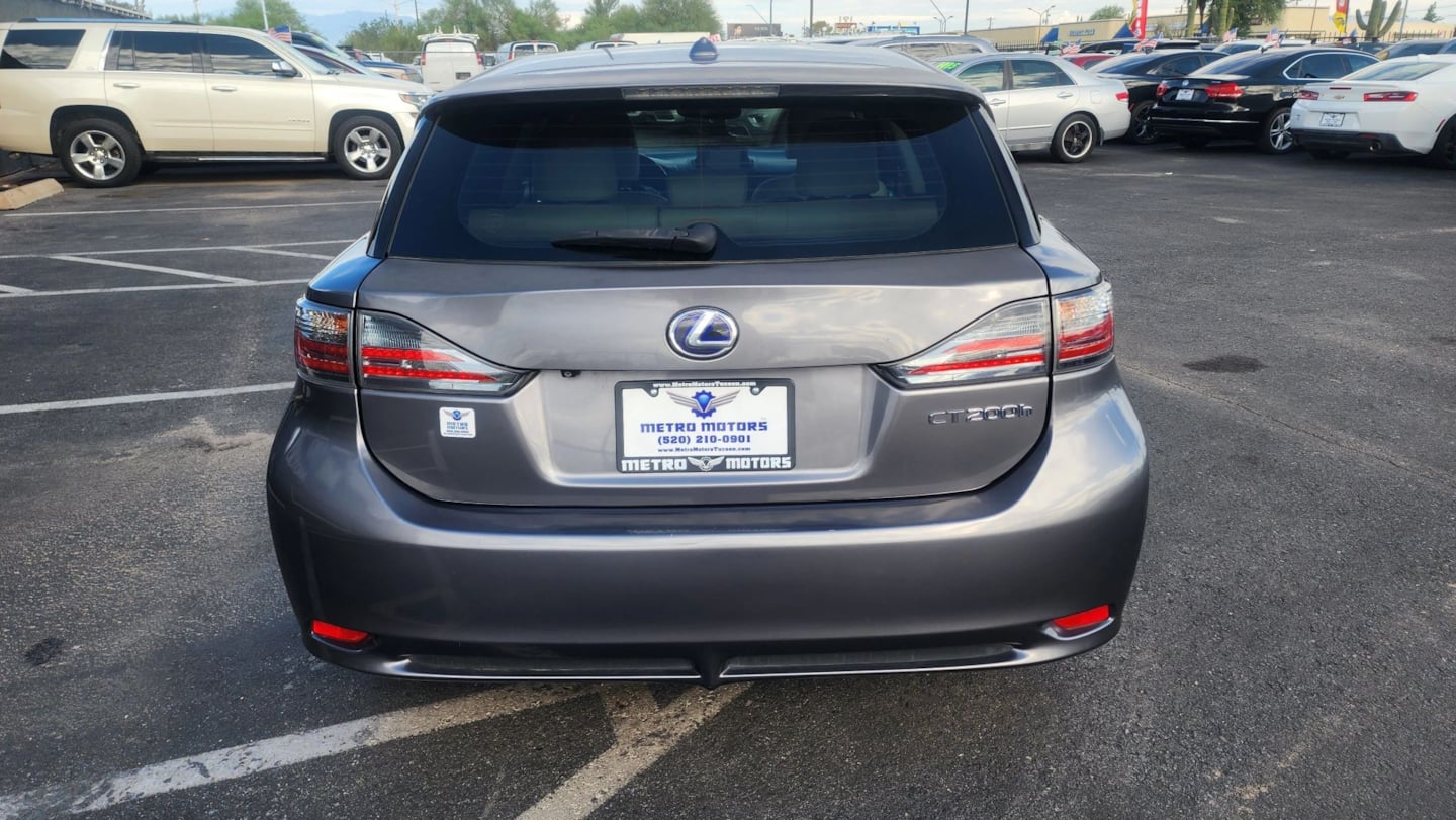 Lexus CT photo 5