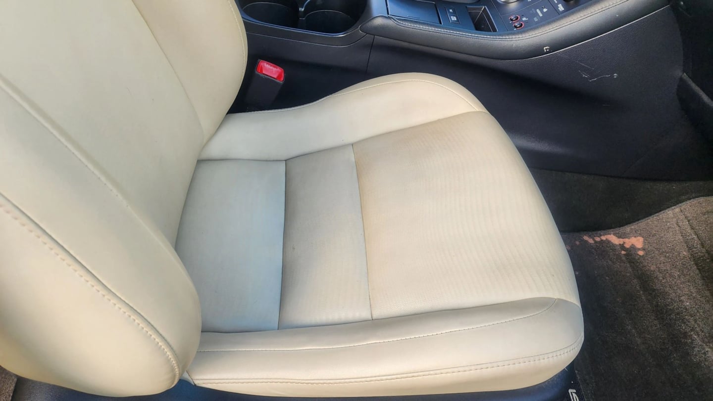 Lexus CT photo 17