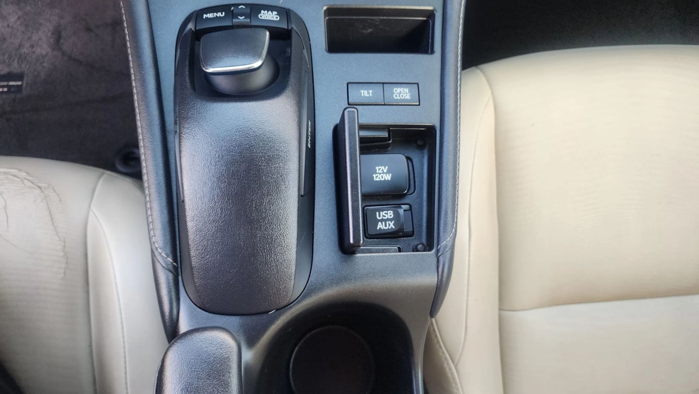 Lexus CT photo 30