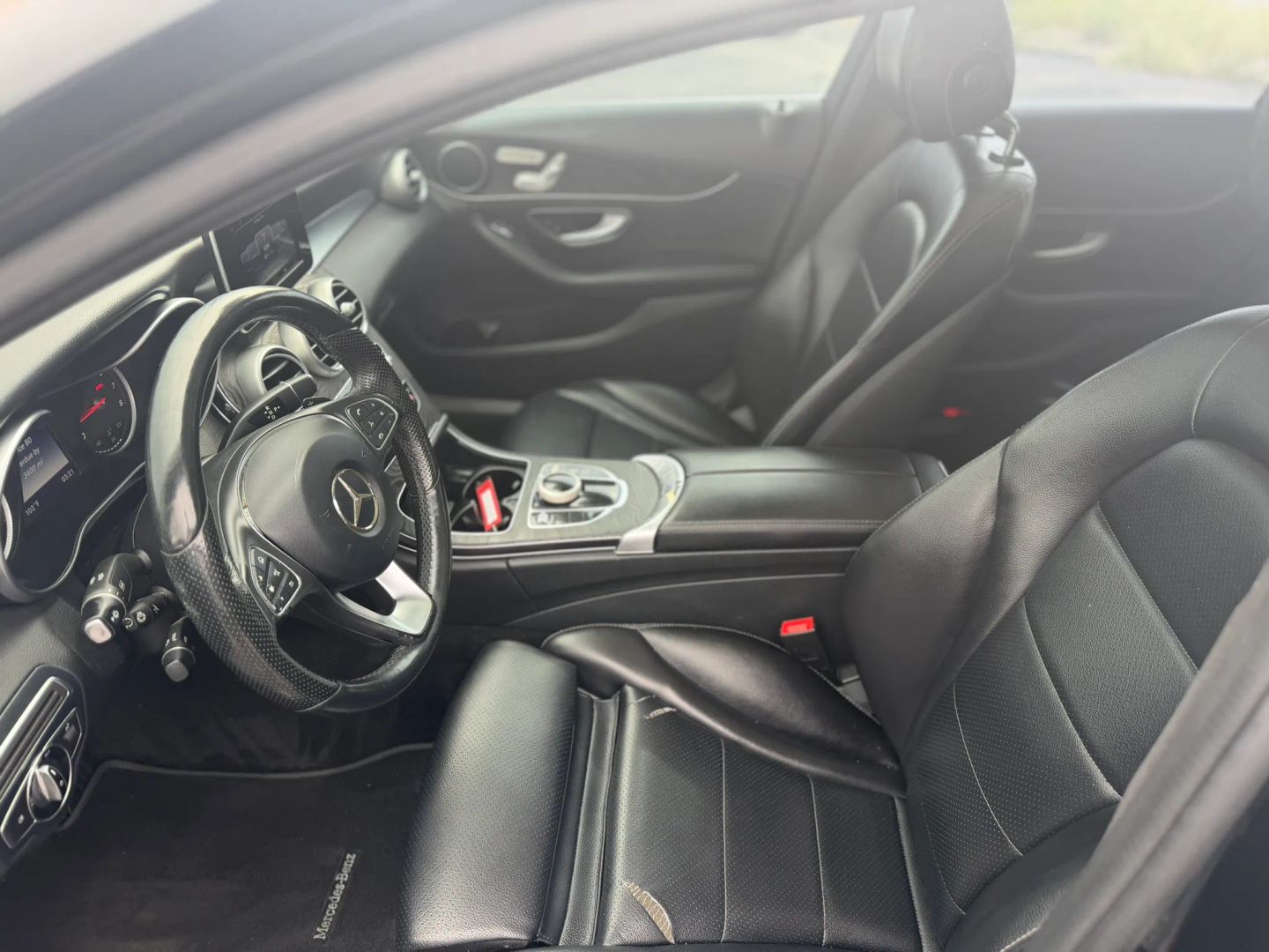 Mercedes-Benz C300 photo 12