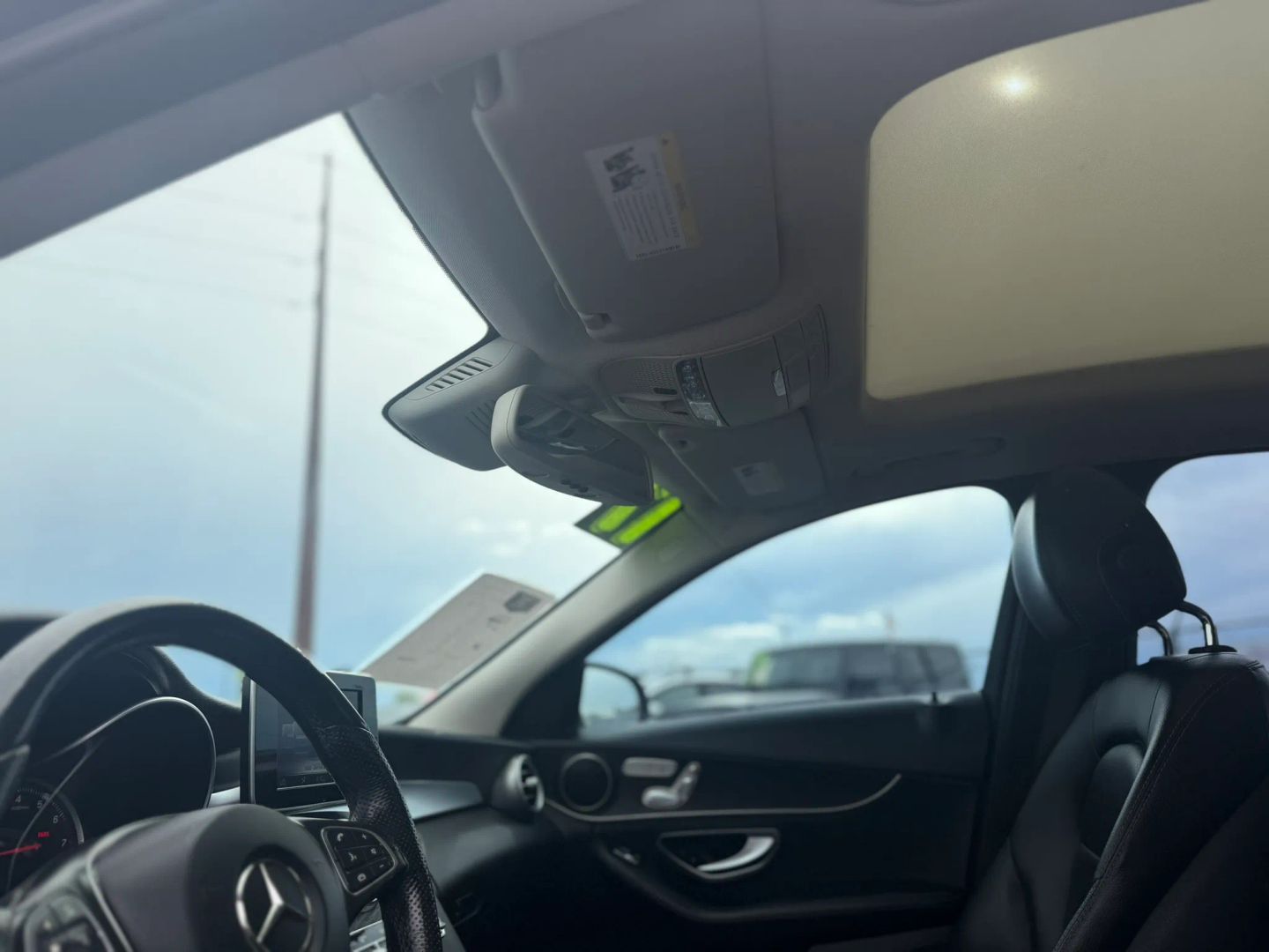 Mercedes-Benz C300 photo 15