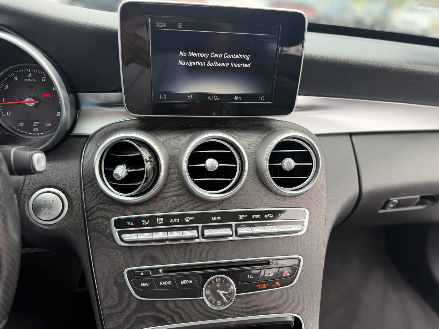 Mercedes-Benz C300 photo 31