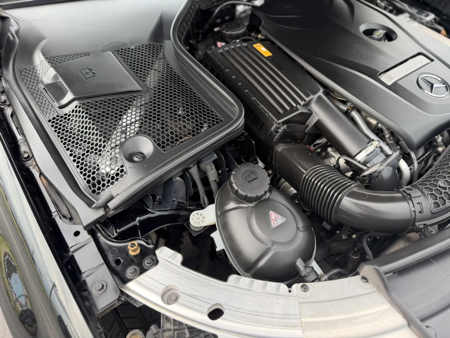Mercedes-Benz C300 photo 50