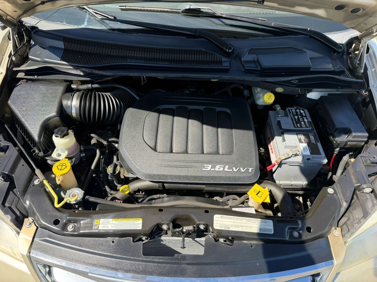 Chrysler Town and Country photo 48