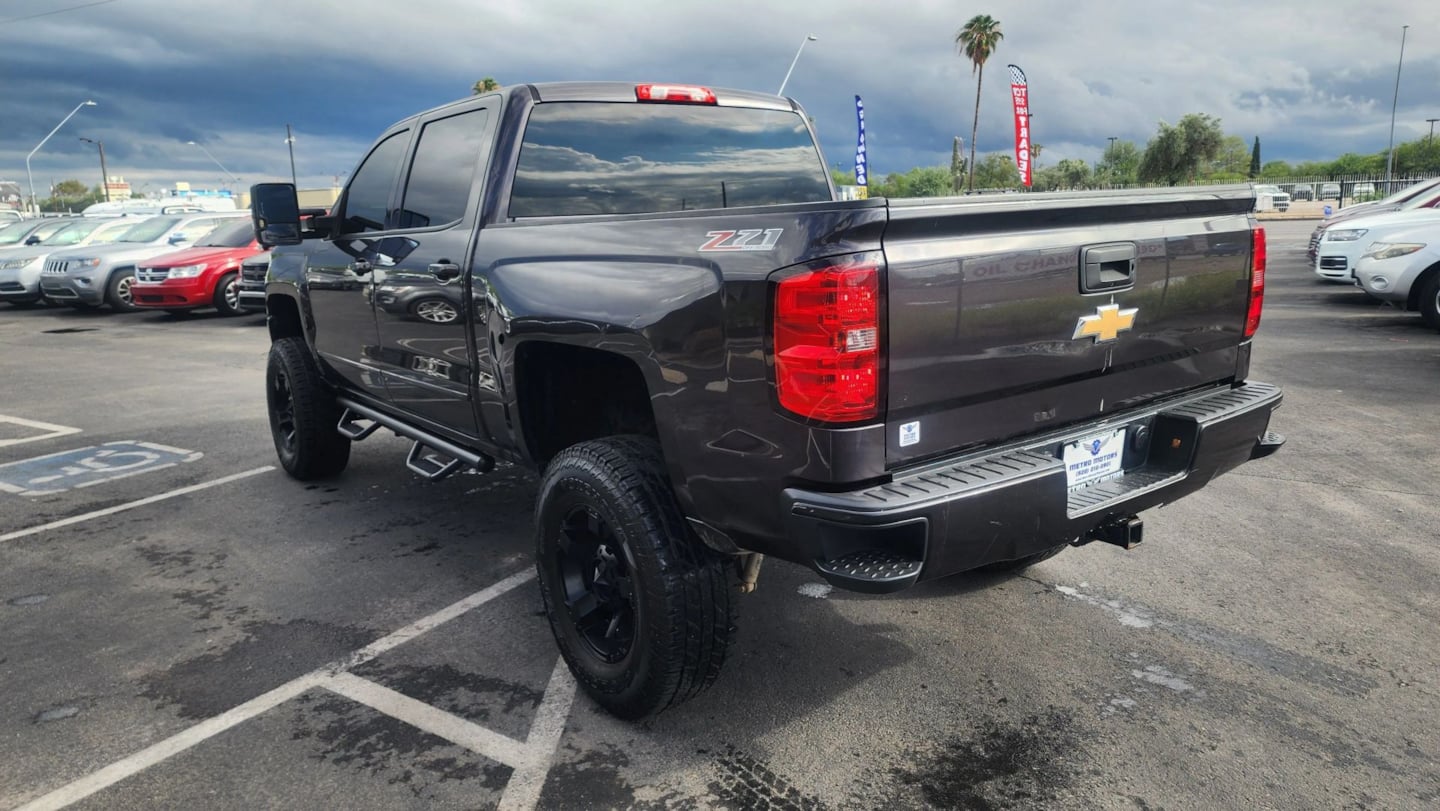 Chevrolet Silverado photo 6