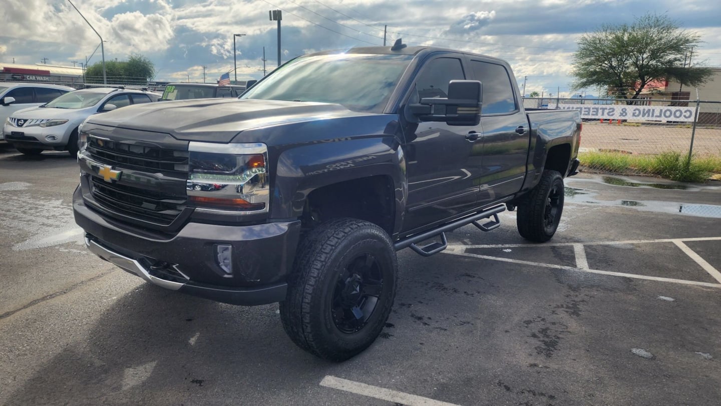 Chevrolet Silverado photo 8
