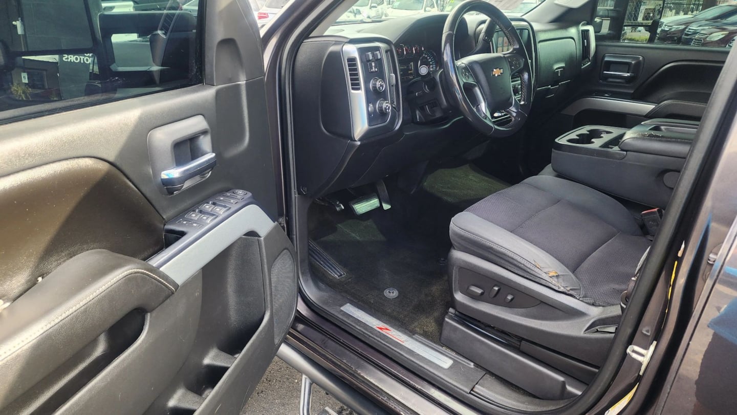 Chevrolet Silverado photo 10