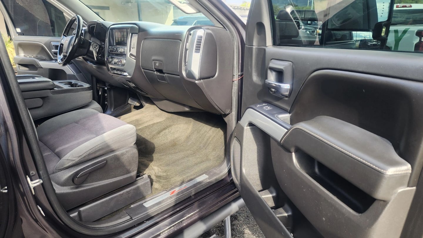 Chevrolet Silverado photo 16
